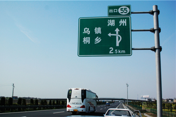 台湾生产高速道路标志杆生产厂家